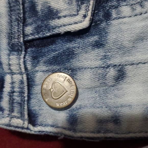 Torrid Size 2 (2X) Jean Vest Jacket Stone Wash Distressed - Picture 2 of 6